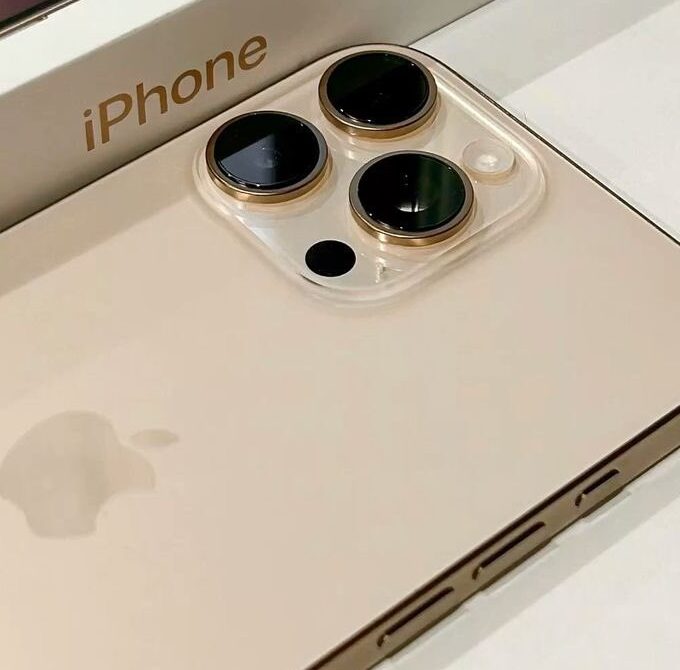 iPhone 18 vs iPhone 17 display quality and body design comparison